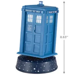Hallmark Doctor Who 60th Anniversary TARDIS Tabletop Decoration With Light, Sound And Motion 6 Hallmark Doctor Who 60th Anniversary TARDIS Tabletop Decoration With Light, Sound And Motion -Hot Sale Hallmark Store Doctor Who TARDIS Keepsake Decoration 1QFM3949 03