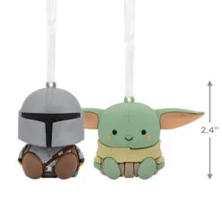 Better Together Star Wars: The Mandalorian™ And Grogu™ Magnetic Hallmark Ornaments, Set Of 2 7 Better Together Star Wars: The Mandalorian™ And Grogu™ Magnetic Hallmark Ornaments, Set Of 2 -Hot Sale Hallmark Store Mandalorian and Grogu Christmas Ornaments 3HCM2401 03