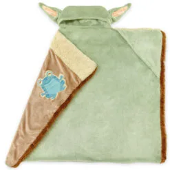 Hallmark Star Wars: The Mandalorian™ The Child™ Grogu™ Hooded Blanket 5 Hallmark Star Wars: The Mandalorian™ The Child™ Grogu™ Hooded Blanket -Hot Sale Hallmark Store Star Wars The Mandalorian The Child Grogu Blanket With Hood 1BBY4743 03